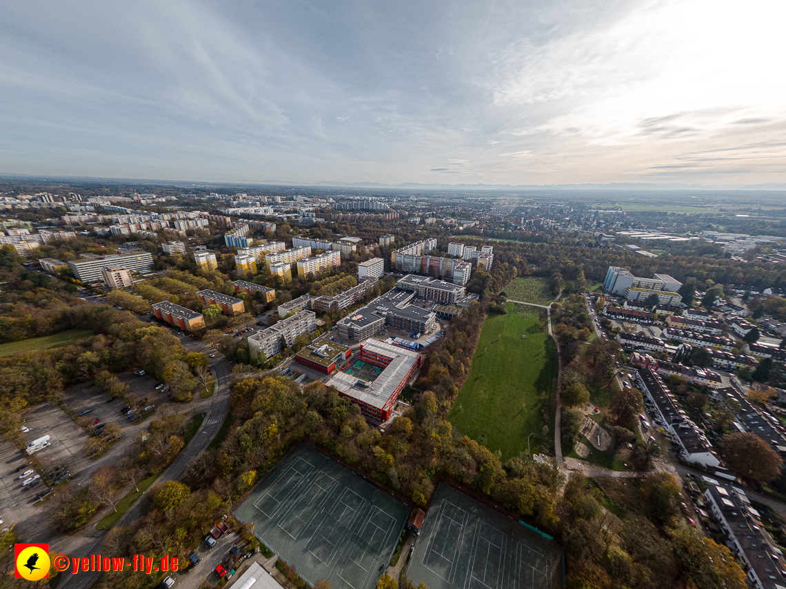 03.11.2022 -  Ostparksee mit Umgebung in Neuperlach